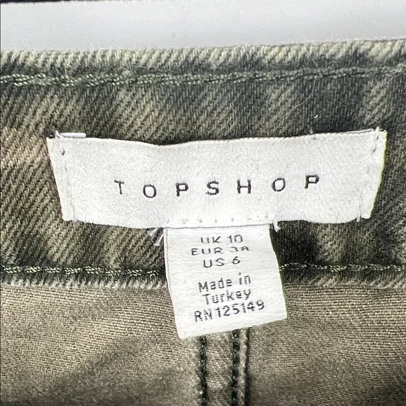 Topshop Green Camouflage Mini Skirt women’s size 6 - Picture 2 of 6